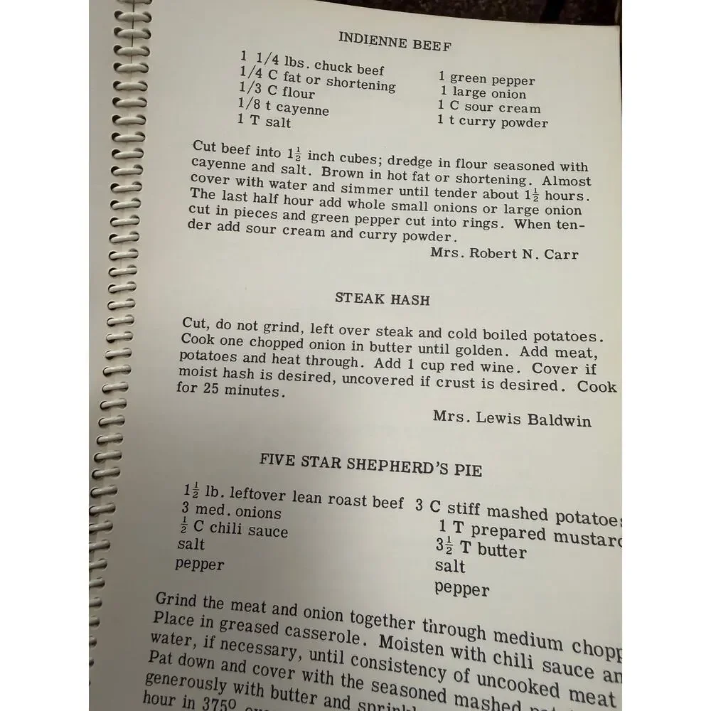 Vintage Gates Mills Ohio Cookbook‎ Spiral Bound How To Cook a Fox Cover Recipes